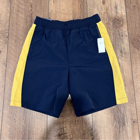 NWT Gap Kids Recycled Nylon Shorts, Medium - Picture 1 of 6